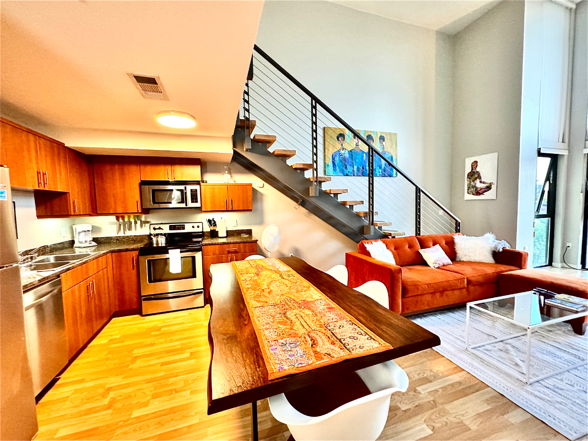 Large Unit with Astonishing View, WD/AC/Parking - Photo 5