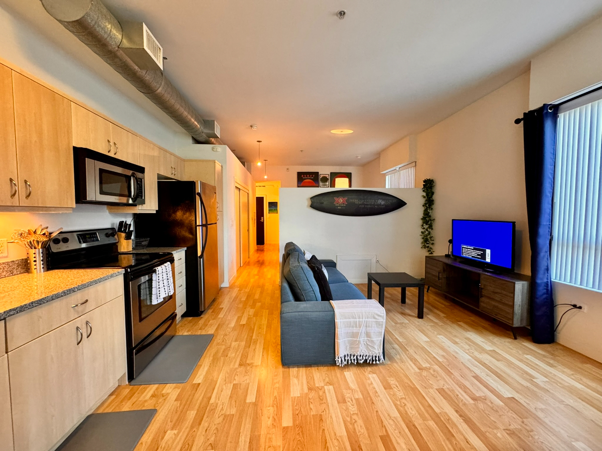 Large Unit with Astonishing View, WD/AC/Parking - Photo 2