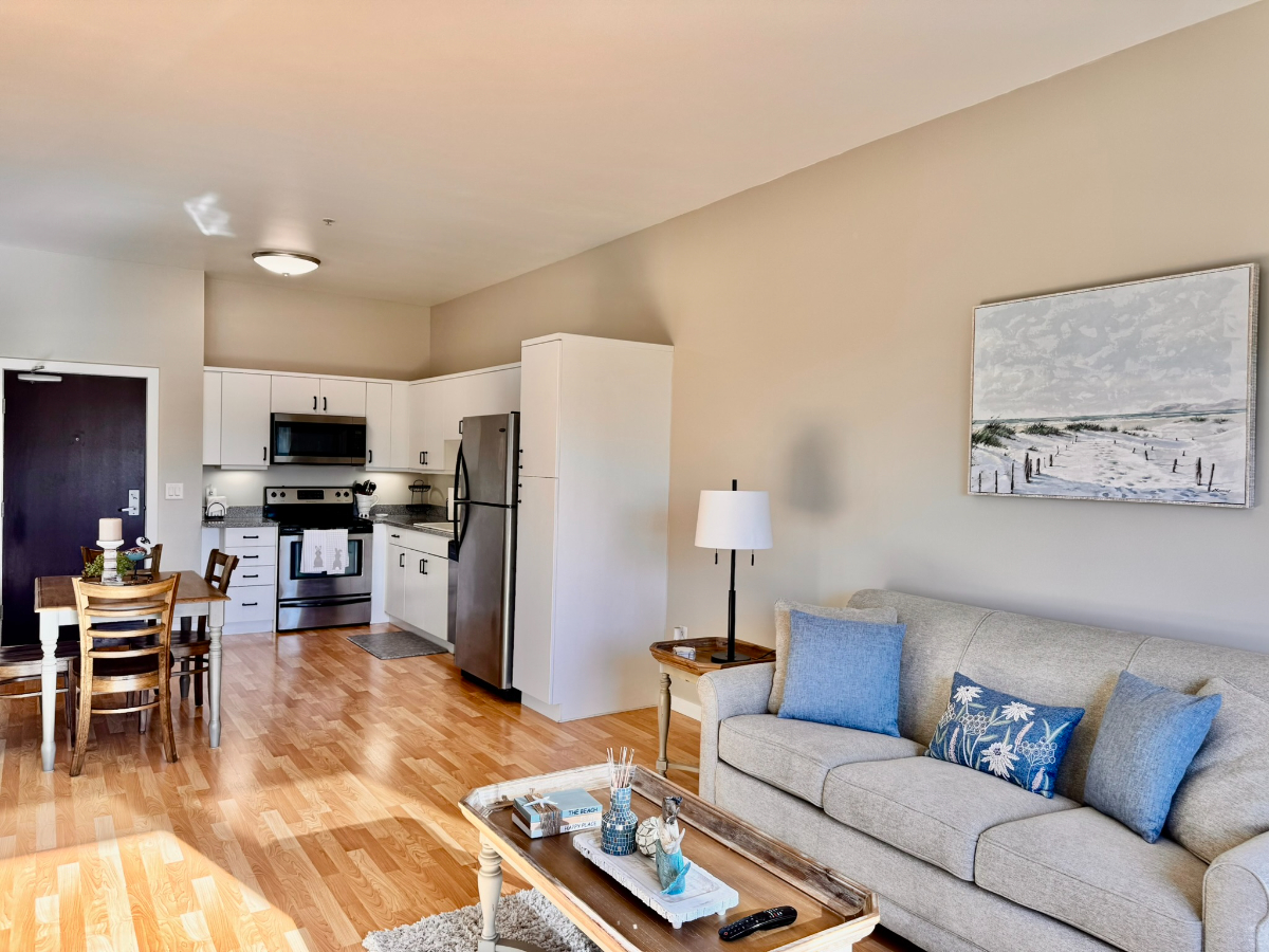 Large Unit with Astonishing View, WD/AC/Parking - Photo 4