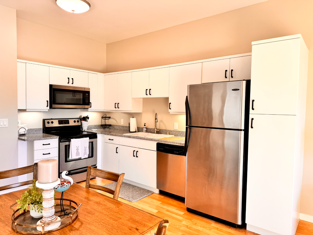 Large Unit with Astonishing View, WD/AC/Parking - Photo 6