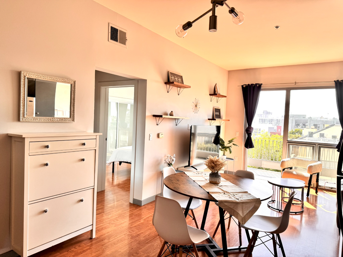 Large Unit with Astonishing View, WD/AC/Parking - Photo 5