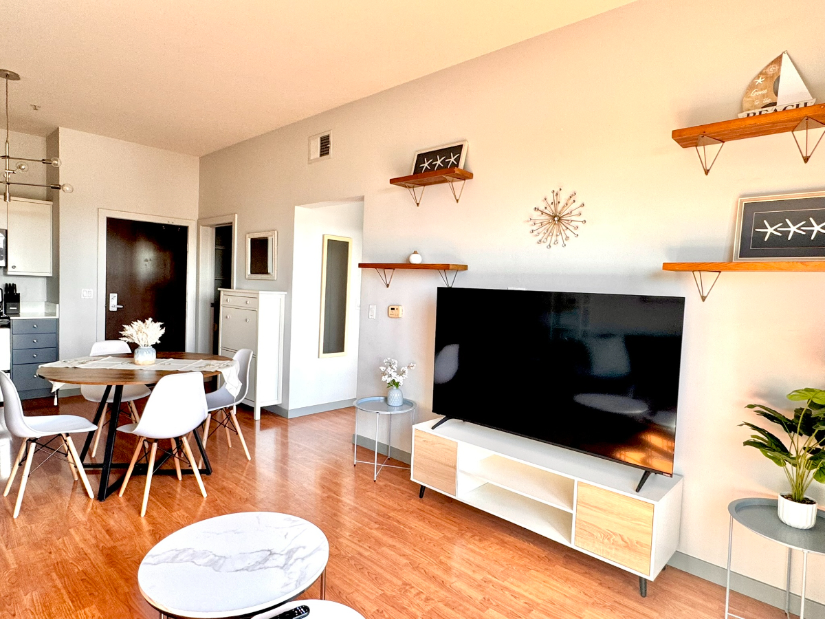 Large Unit with Astonishing View, WD/AC/Parking - Photo 3