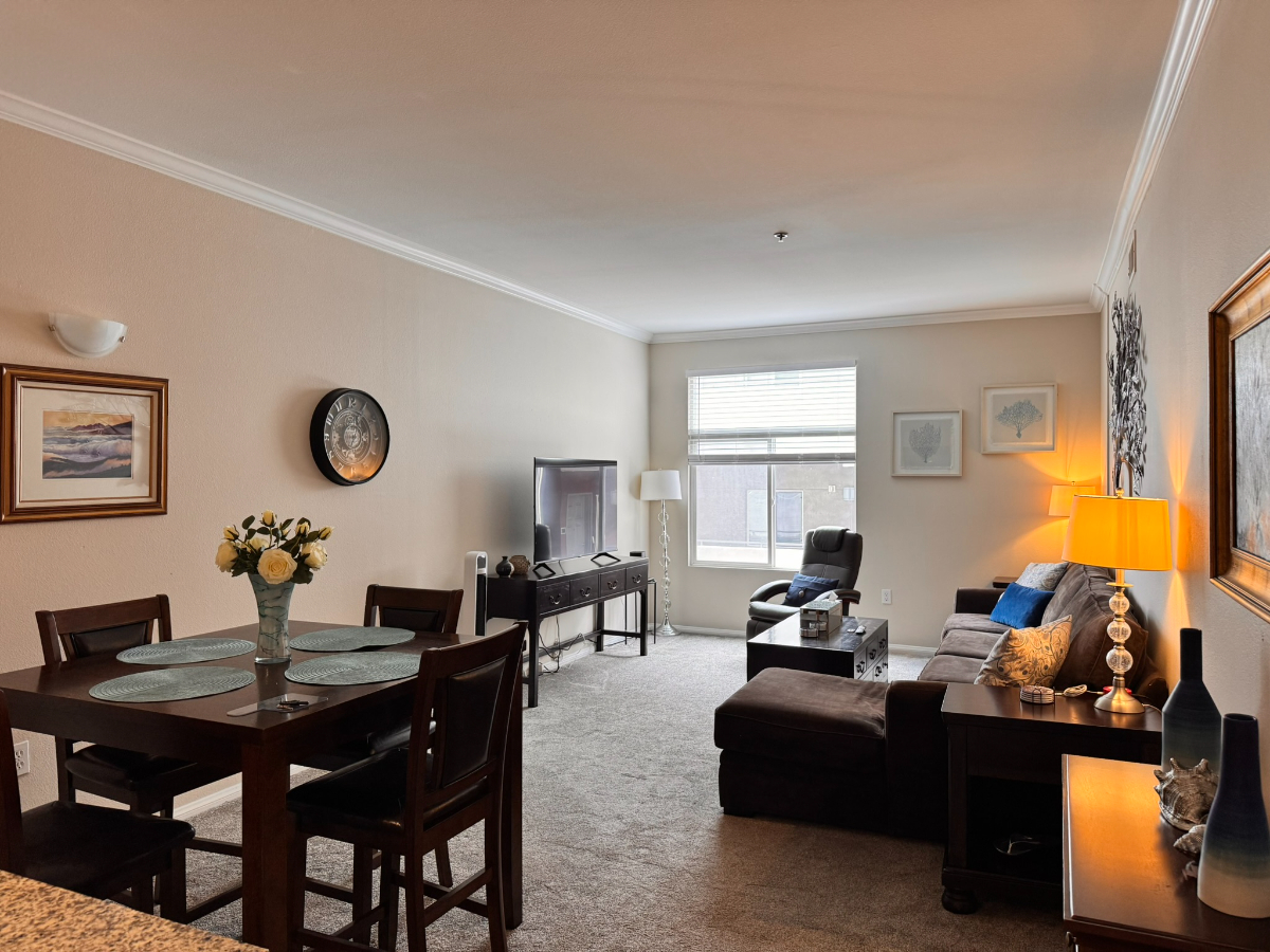 Large Unit with Astonishing View, WD/AC/Parking - Photo 5