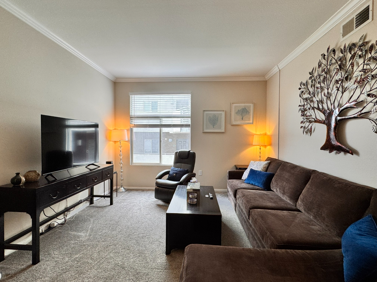 Large Unit with Astonishing View, WD/AC/Parking - Photo 6