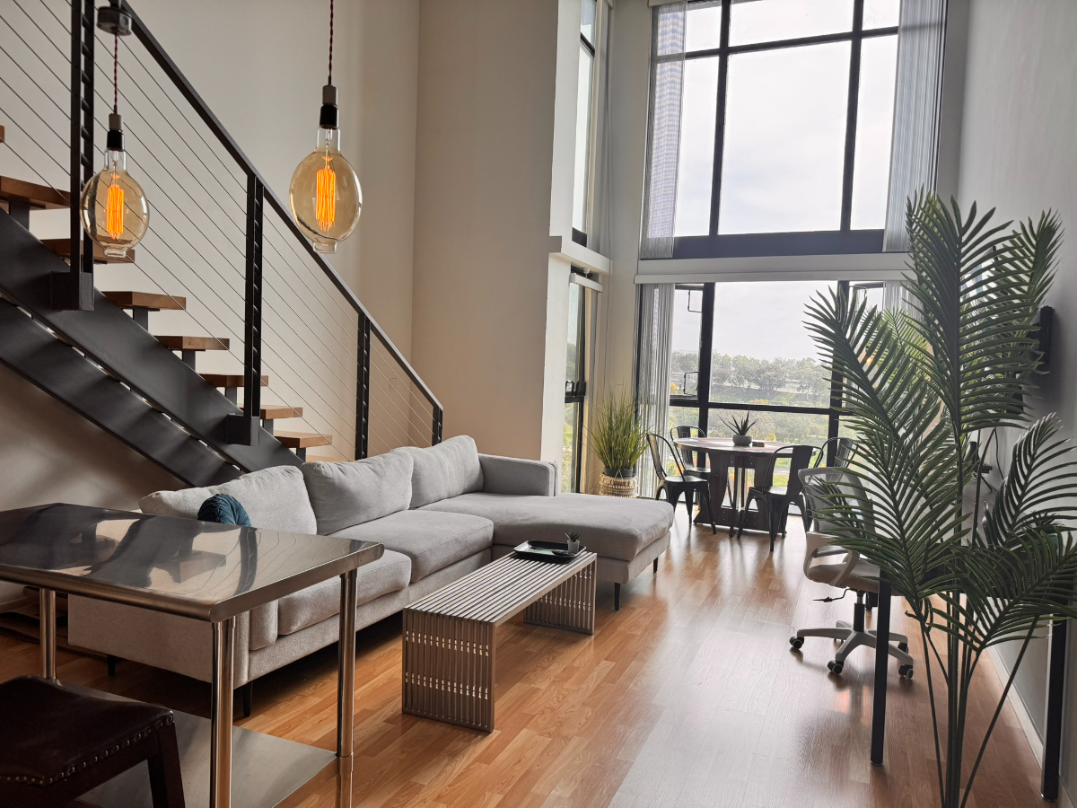 Large Unit with Astonishing View, WD/AC/Parking - Photo 5