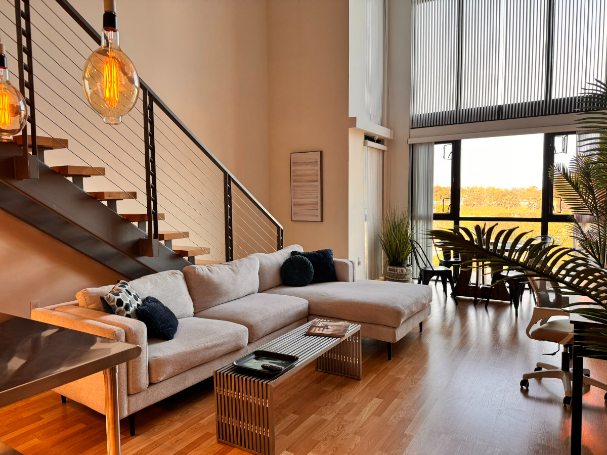 Large Unit with Astonishing View, WD/AC/Parking - Photo 4
