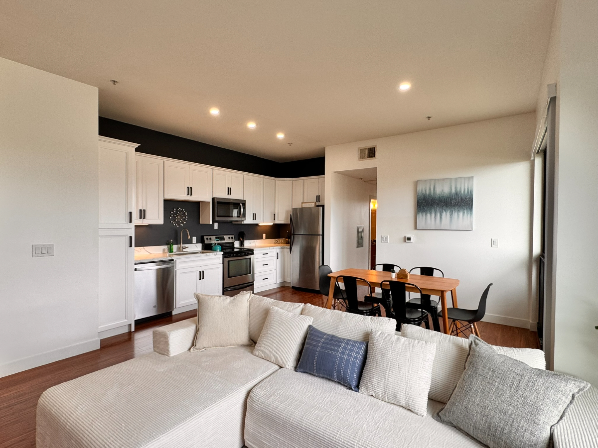 Large Unit with Astonishing View, WD/AC/Parking - Photo 5