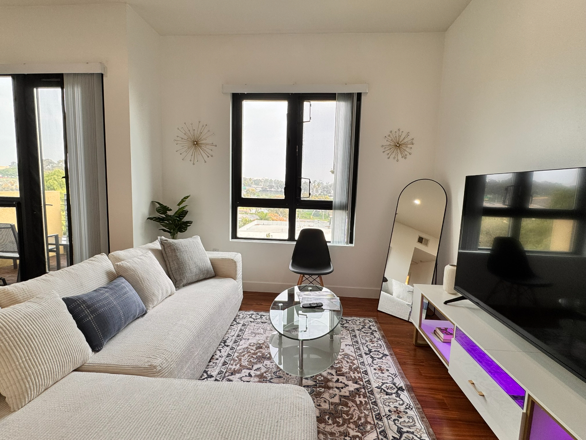 Large Unit with Astonishing View, WD/AC/Parking - Photo 4
