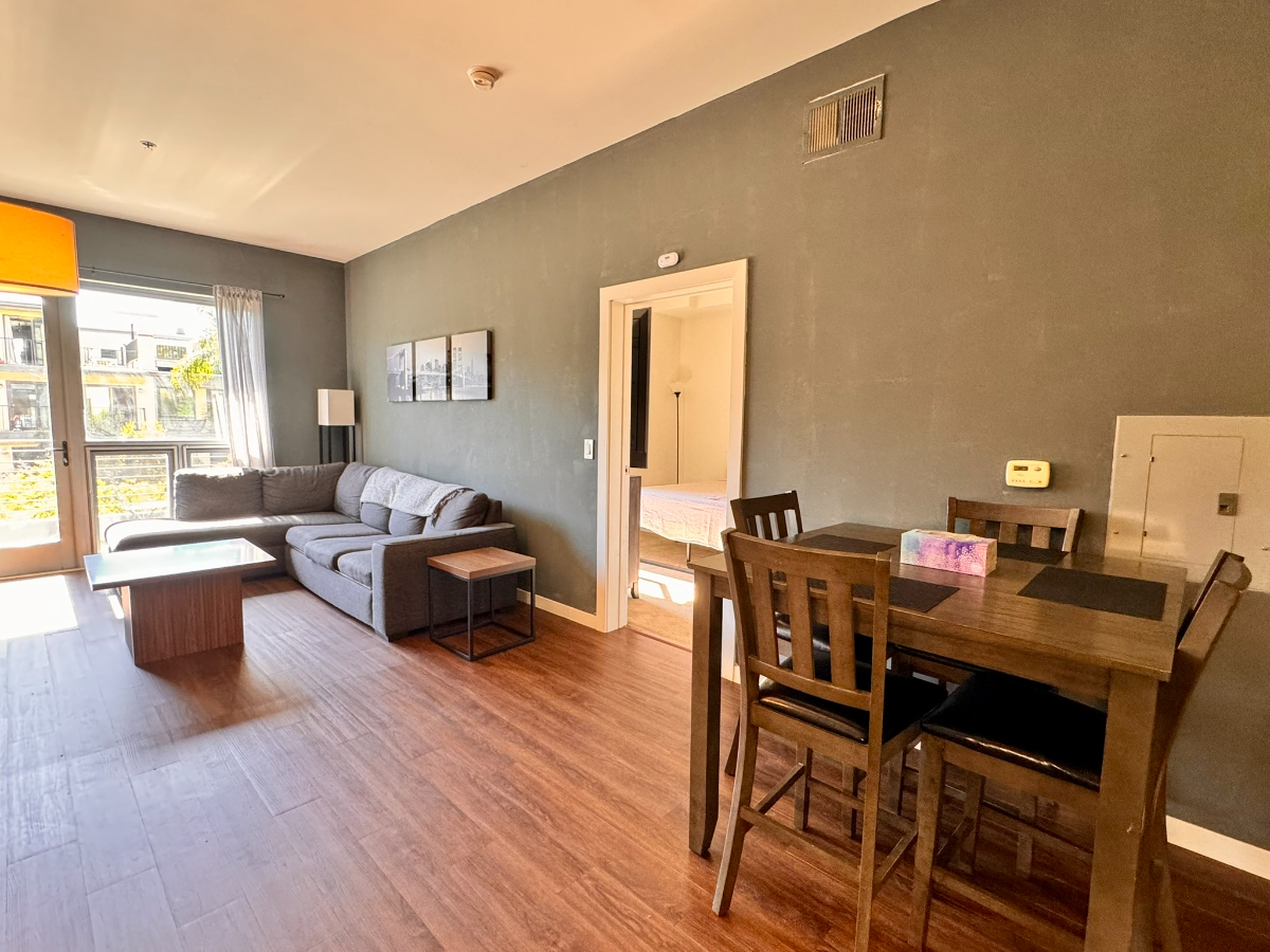 Large Unit with Astonishing View, WD/AC/Parking - Photo 4