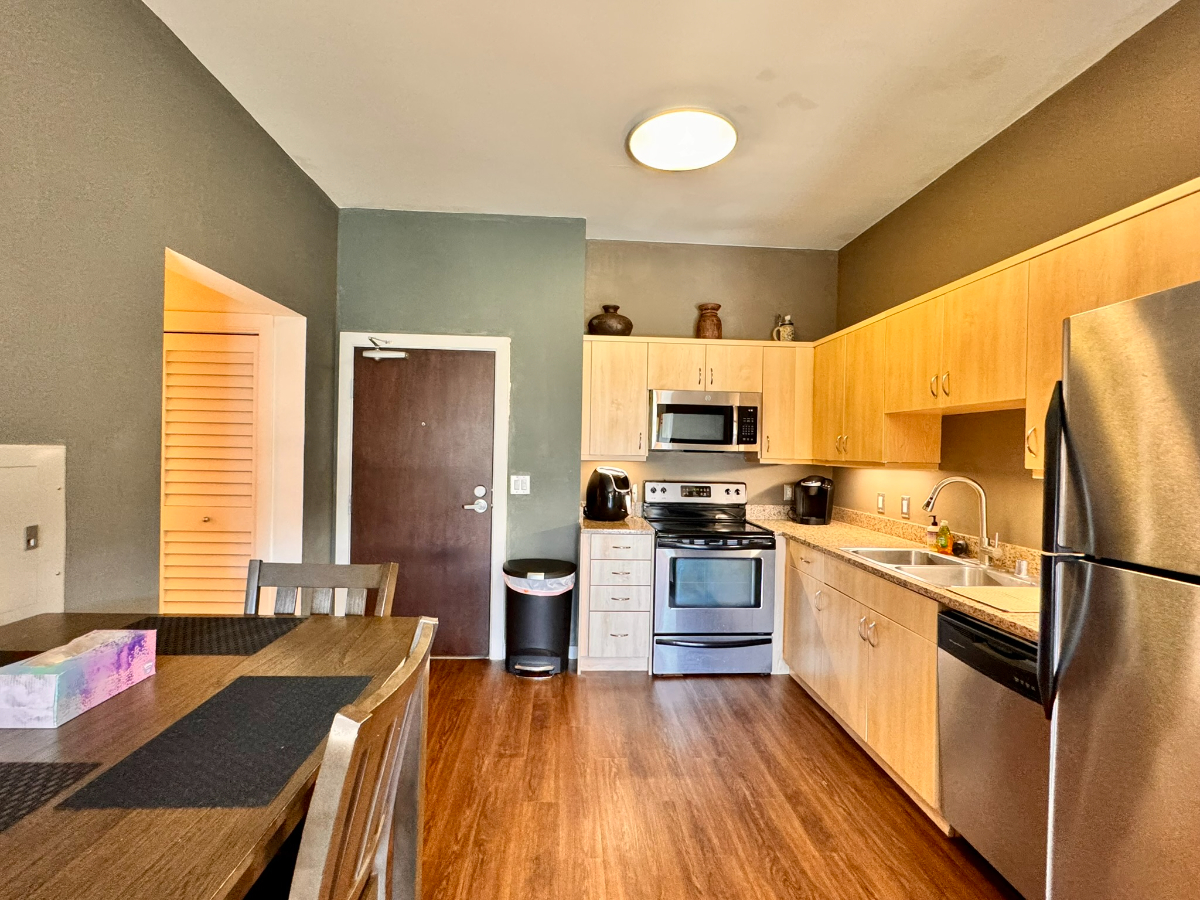 Large Unit with Astonishing View, WD/AC/Parking - Photo 5