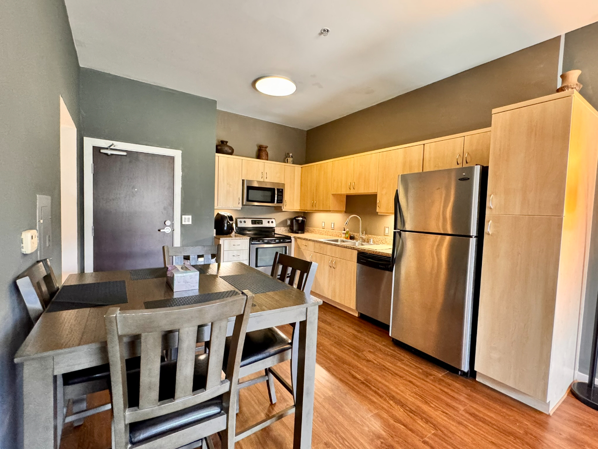 Large Unit with Astonishing View, WD/AC/Parking - Photo 6