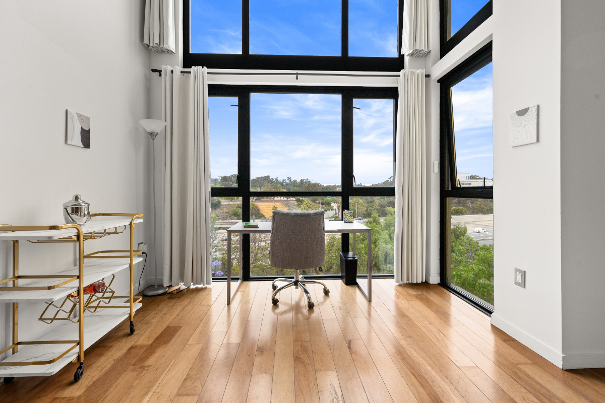 Large Unit with Astonishing View, WD/AC/Parking - Photo 2