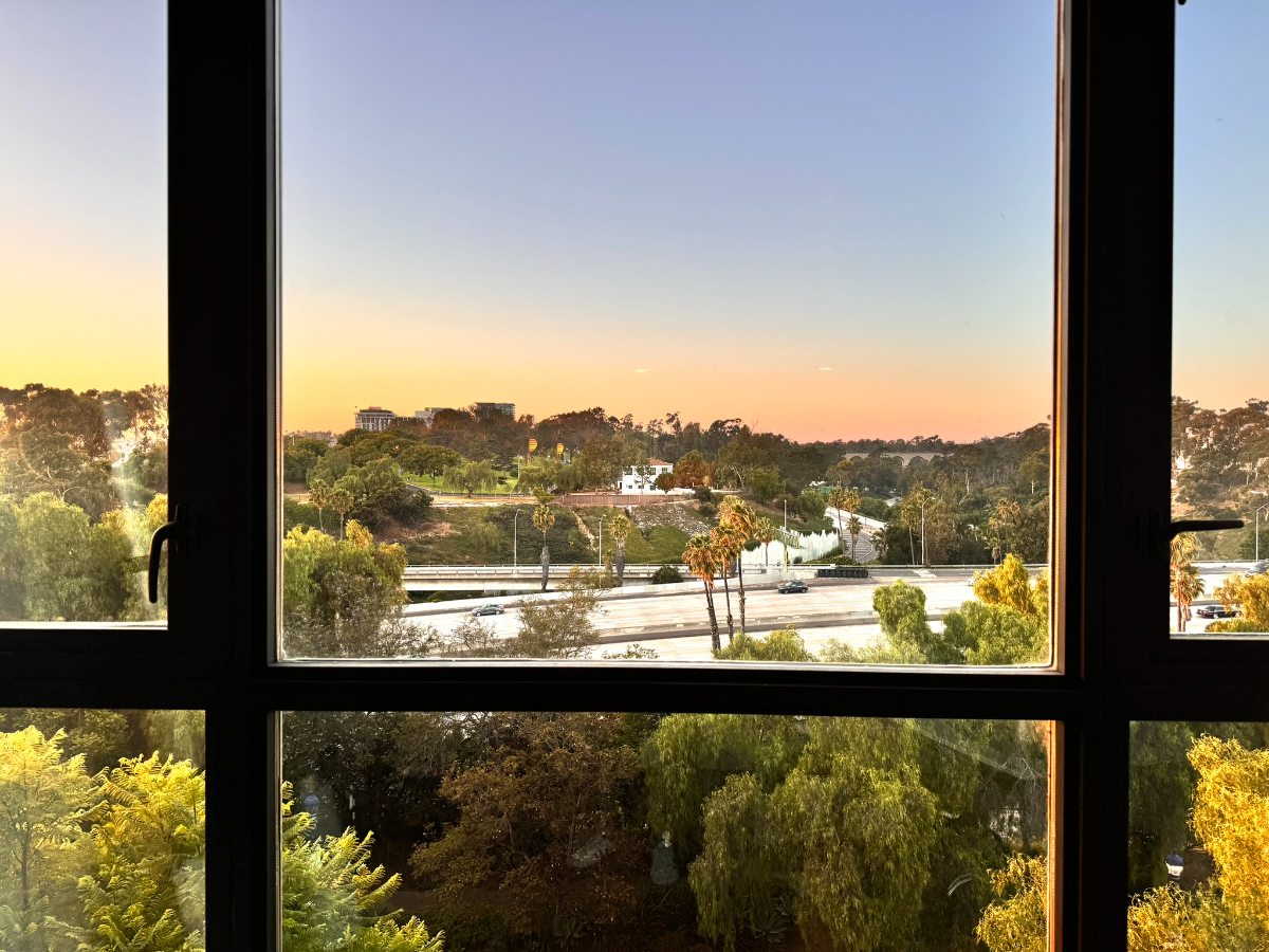 Large Unit with Astonishing View, WD/AC/Parking - Photo 4