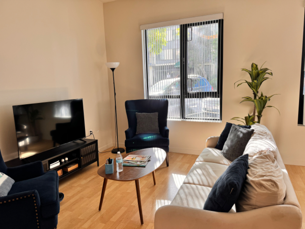 Large Unit with Astonishing View, WD/AC/Parking - Photo 4