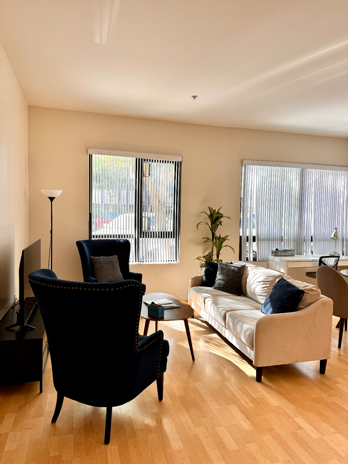 Large Unit with Astonishing View, WD/AC/Parking - Photo 3