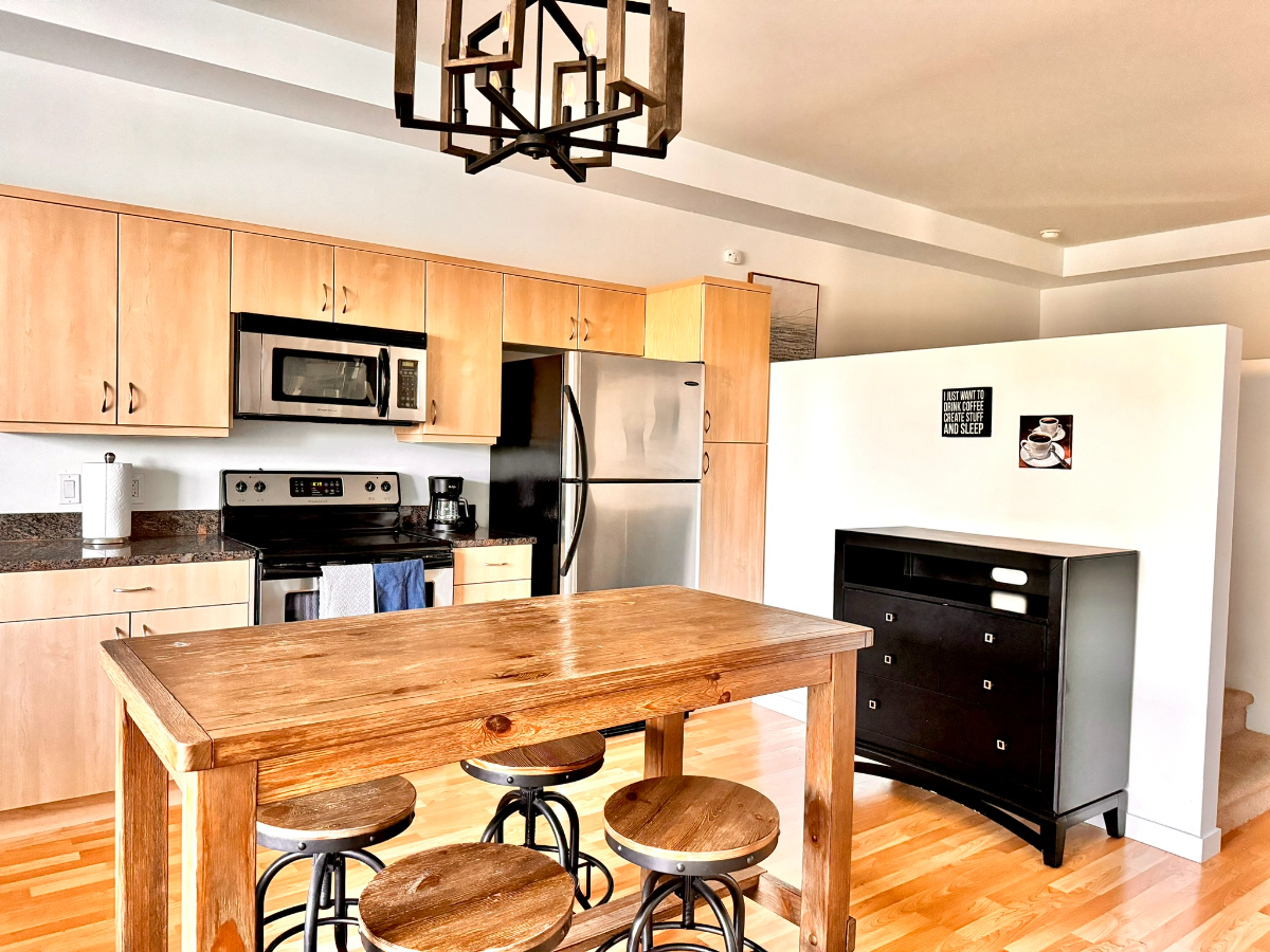 Large Unit with Astonishing View, WD/AC/Parking - Photo 4
