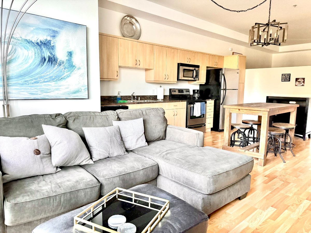 Large Unit with Astonishing View, WD/AC/Parking - Photo 5