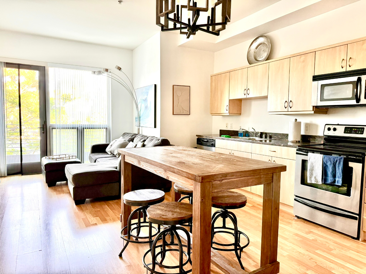 Amazing View Spacious Studio, Patio/WD/AC/Parking