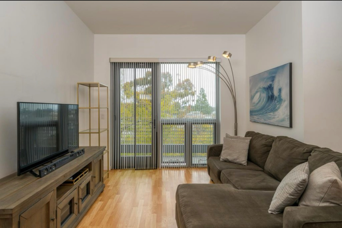 Amazing View Spacious Loft, Patio/WD/AC/Parking