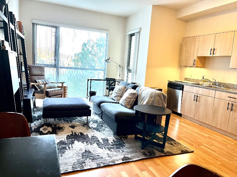 Corner Unit, Park View, WD/AC in Unit Free Parking