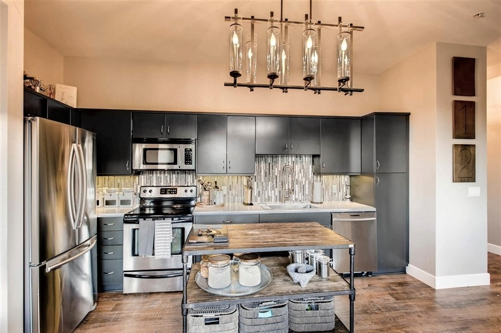 Large Unit with Astonishing View, WD/AC/Parking - Photo 4