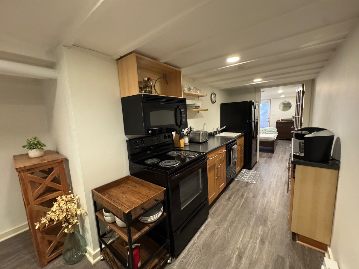 Fully Furnished Private Basement Apartment Walking Distance to many DC Hospitals - Photo 7