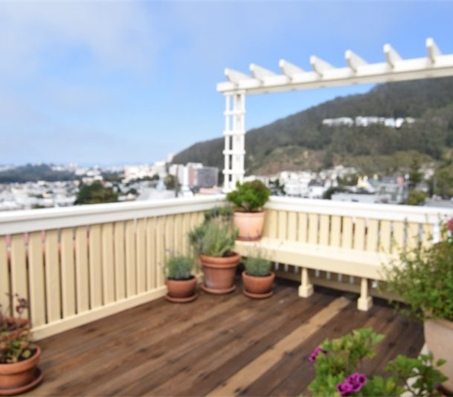 Penthouse with Private Deck, Panoramic Views, Near UCSF - Photo 2