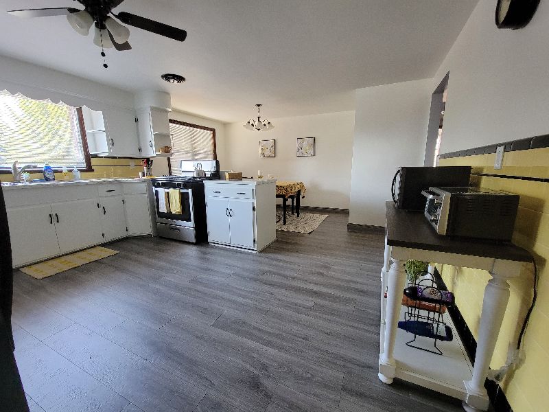 Quiet 2-bedroom sanctuary great for one person close to highway - Photo 3