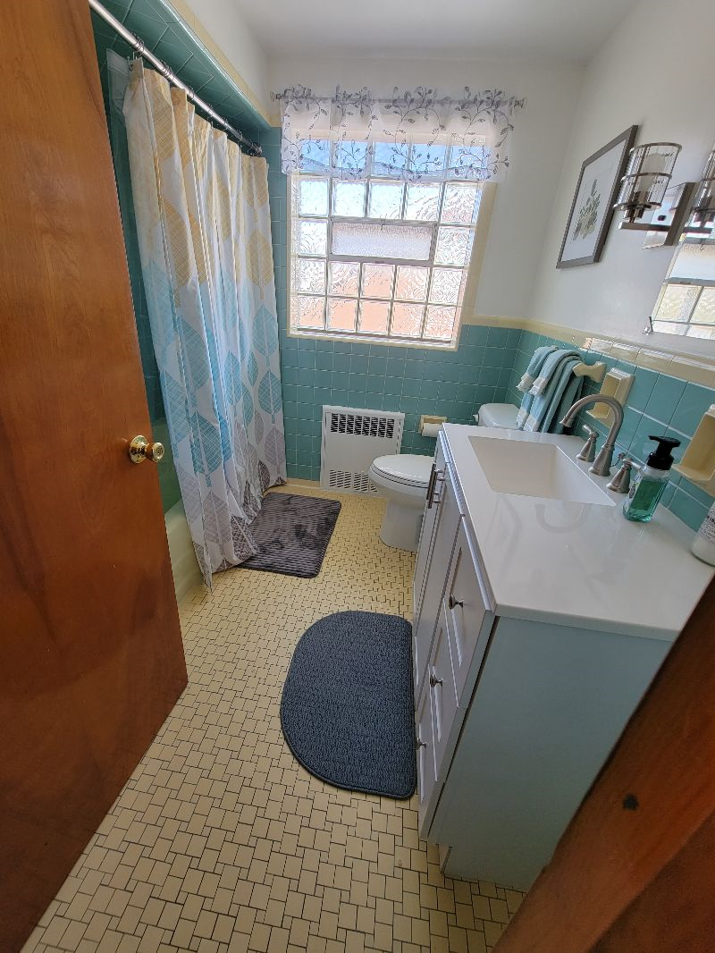 Quiet 2-bedroom sanctuary great for one person close to highway - Photo 6