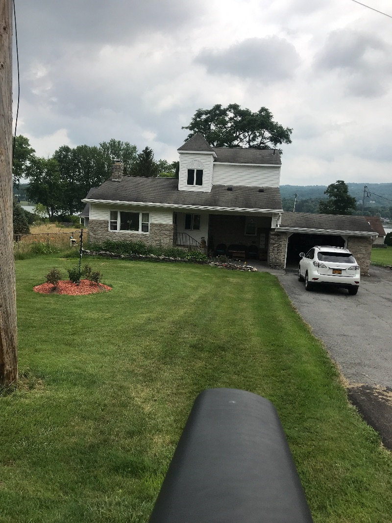 Water front  2 bedroom house , 10 min from downtown Syracuse , hospitals , university and shopping. - Photo 9