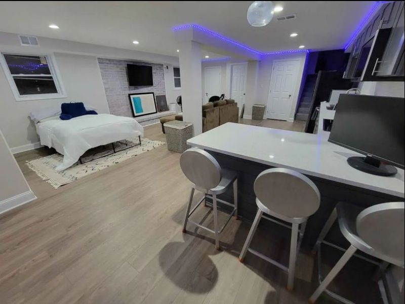 Cozy Private Suite - Photo 3