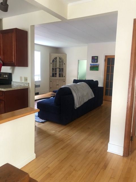 Spacious newly renovated 1Bedroom 1Bath 2nd fl apt - Photo 1