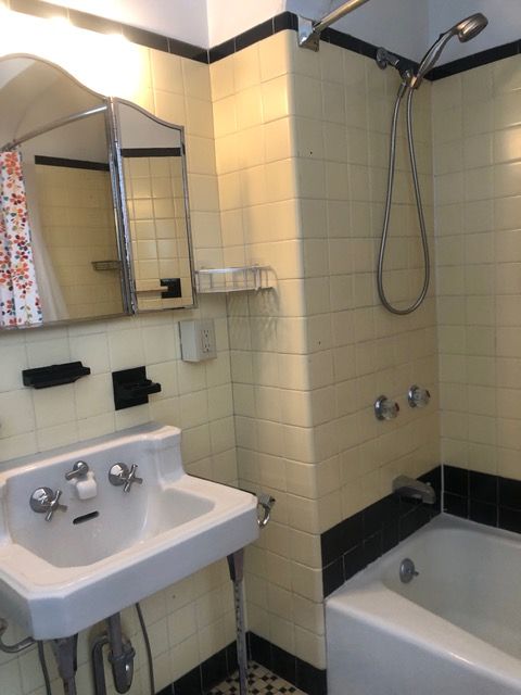 Spacious newly renovated 1Bedroom 1Bath  2nd fl apt - Photo 6