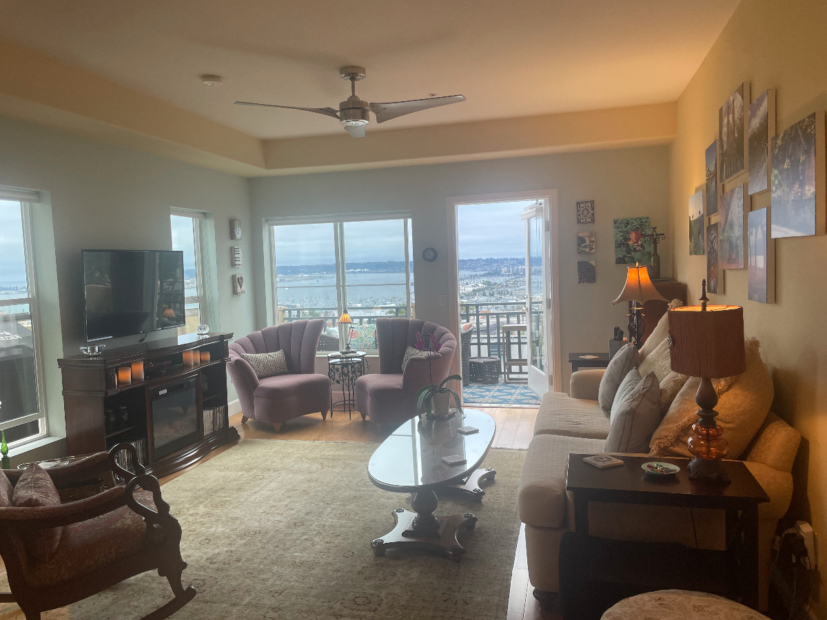 Centrally located, unique condo near downtown San Diego, hospitals, freeways in Bankers Hill neighborhood with spectacular views of... - Photo 4