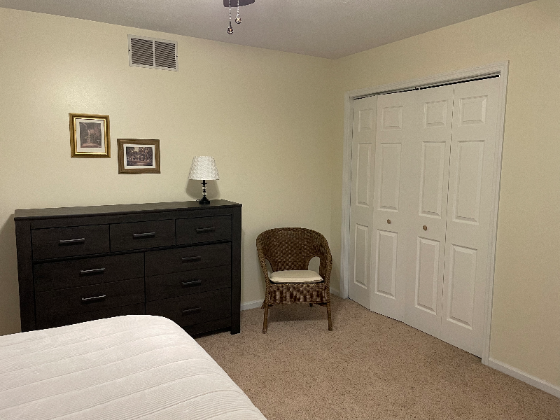 Beautiful 2 bed/ 1 1/2 bath riverfront townhouse - Photo 5