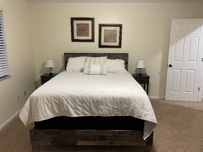 Beautiful 2 bed/ 1 1/2 bath riverfront townhouse - Photo 6