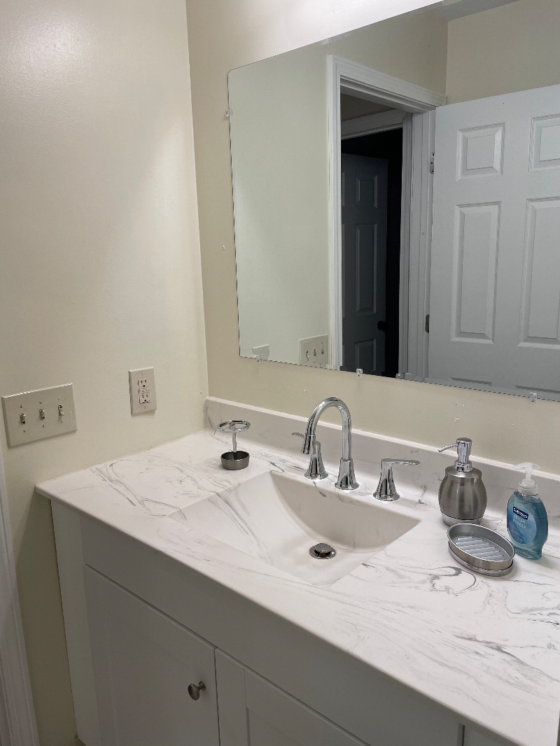 Beautiful 2 bed/ 1 1/2 bath riverfront townhouse - Photo 9
