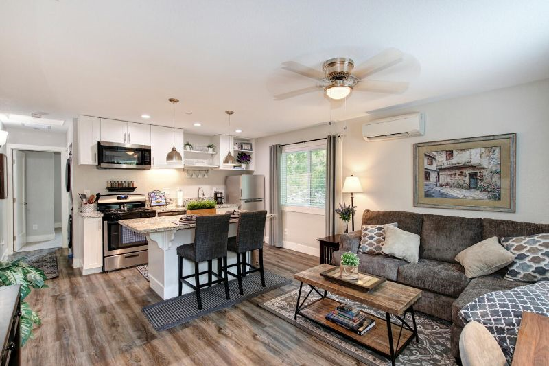 Elegant East Sacramento - Photo 2