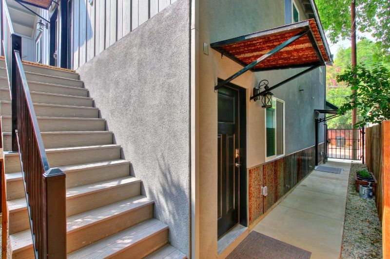 Elegant East Sacramento - Photo 4