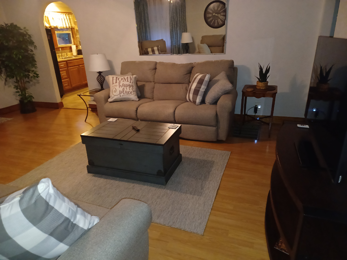 Comfortable. Fully Furnished Home Away From Home. - Photo 10