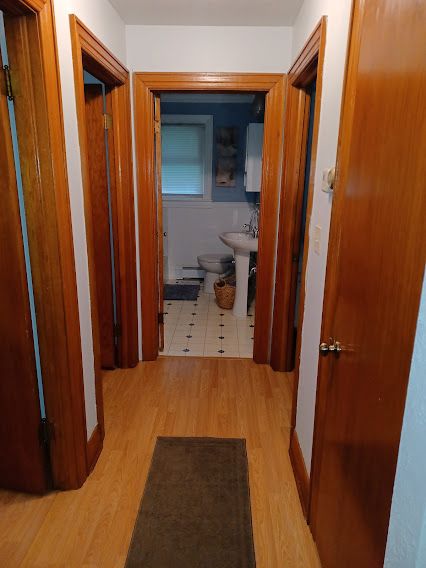 Comfortable. Fully Furnished Home Away From Home. - Photo 6