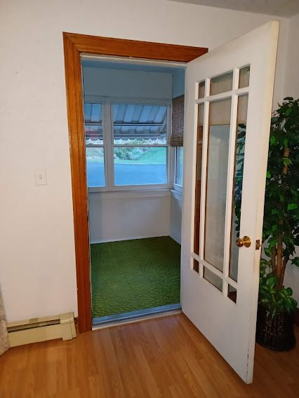 Comfortable. Fully Furnished Home Away From Home. - Photo 12