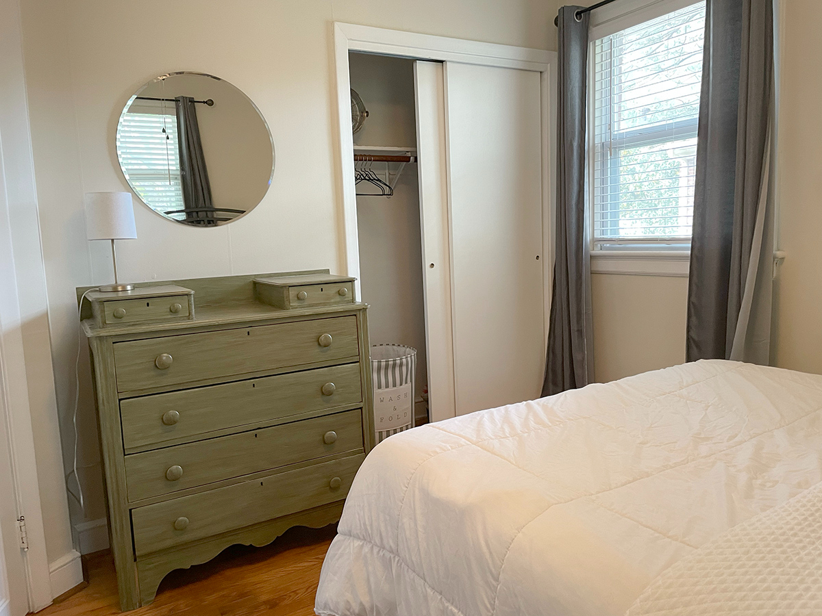 Quiet Room in Central Neighborhood - Looking for Regional Part Time Traveler (Charlottesville, Lynchburg...)