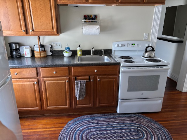 Private 1 Bedroom Apt in NOTA with 3 season porch - Photo 1