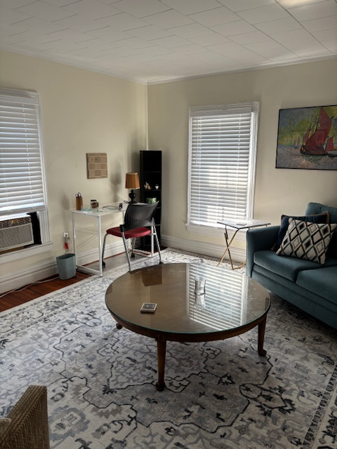 Private 1 Bedroom Apt in NOTA with 3 season porch - Photo 10