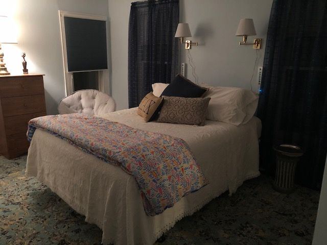 Private 1 Bedroom Apt in NOTA with 3 season porch - Photo 2