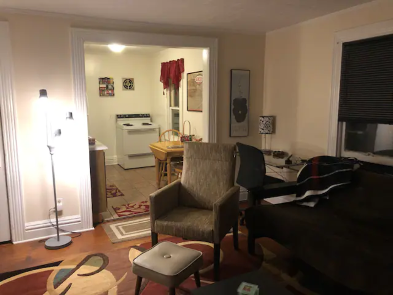 Private 1 Bedroom Apt in NOTA with 3 season porch - Photo 4