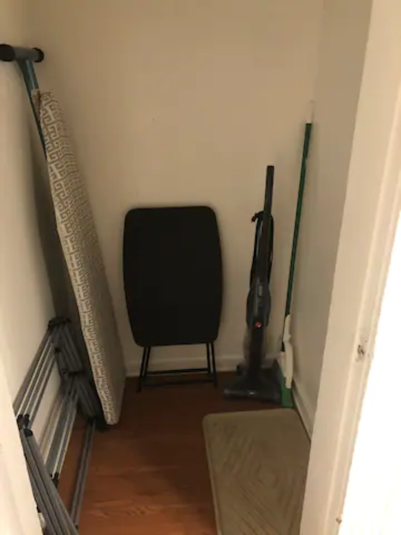 Private 1 Bedroom Apt in NOTA with 3 season porch - Photo 12