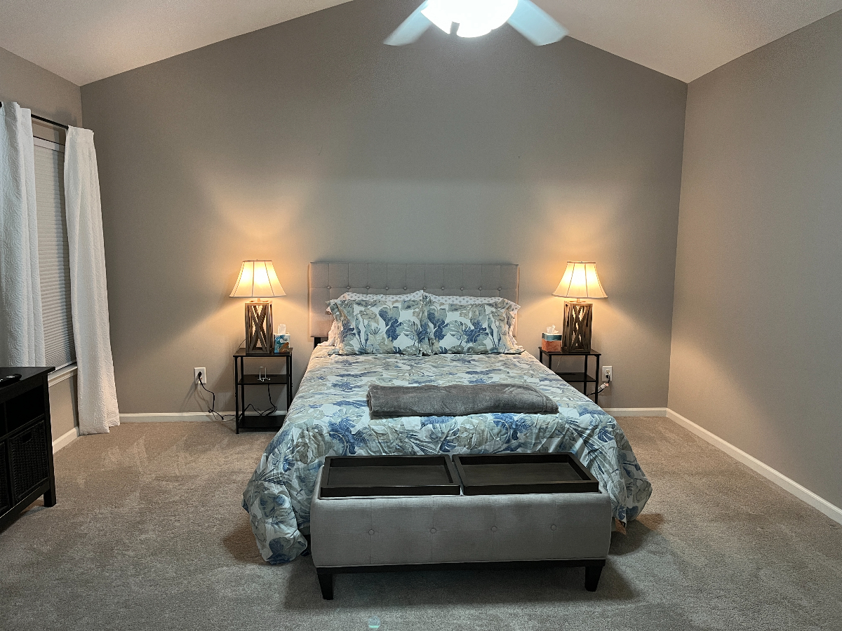 Entire 3 bedroom home-Queen Bedroom suite