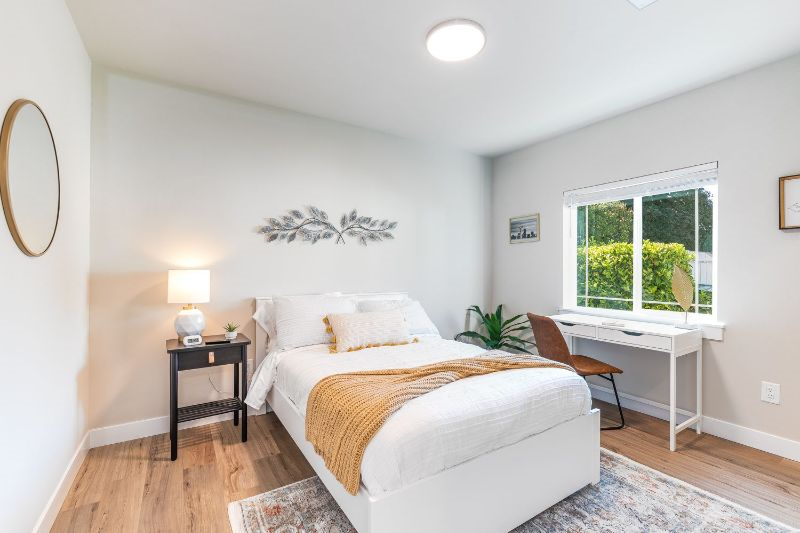 Master Suite - Unit 3 Space Needle